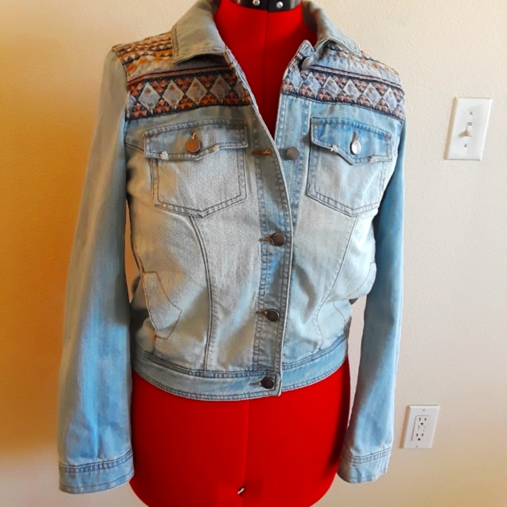 Hinge Designed in Seattle Western Aztec Embroidered Denim Jacket